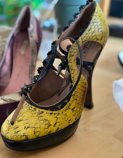Crocodile heeled shoes